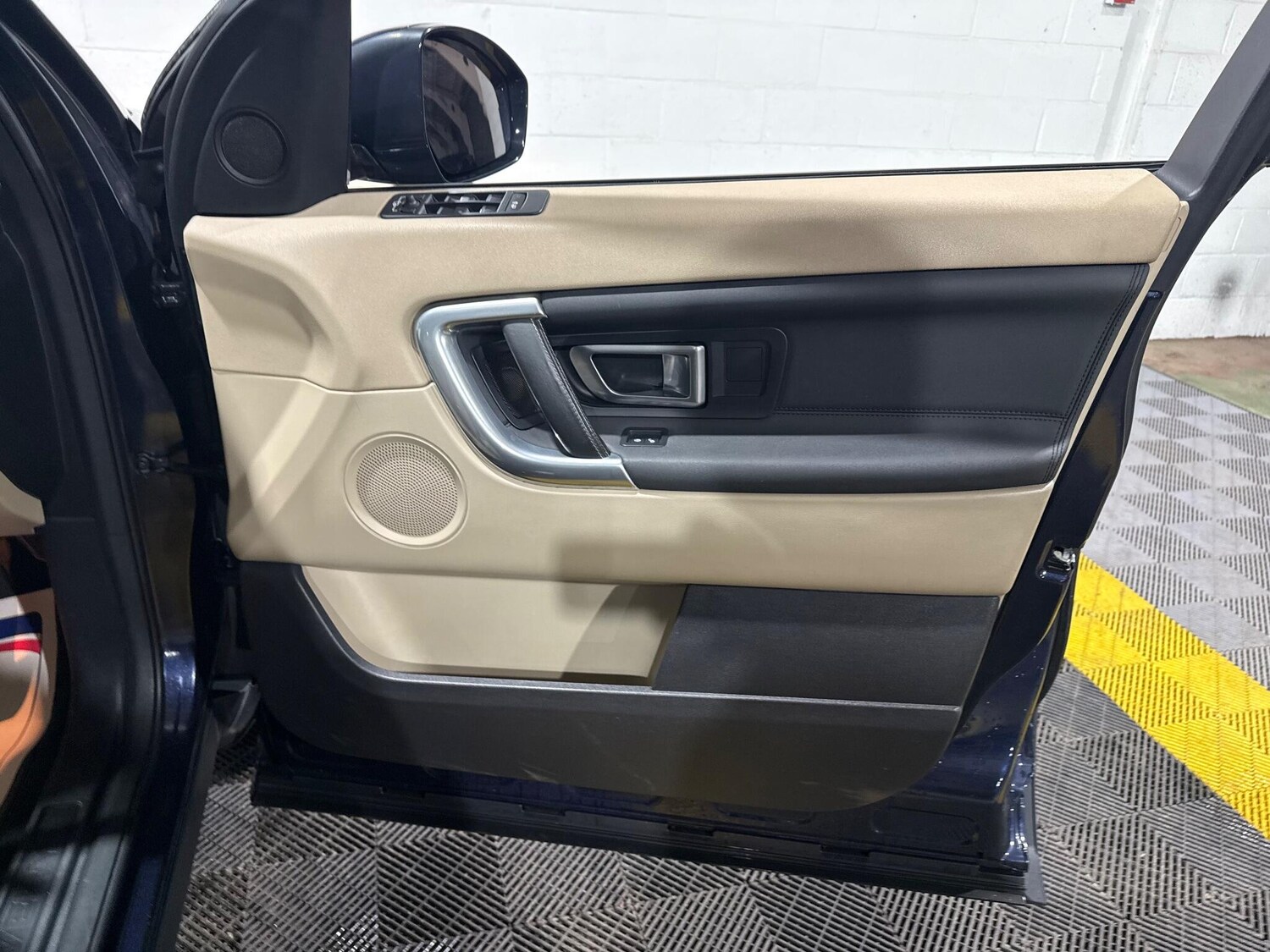 Used Land Rover Discovery Sport 2016 for sale - 76657322: Photo 36