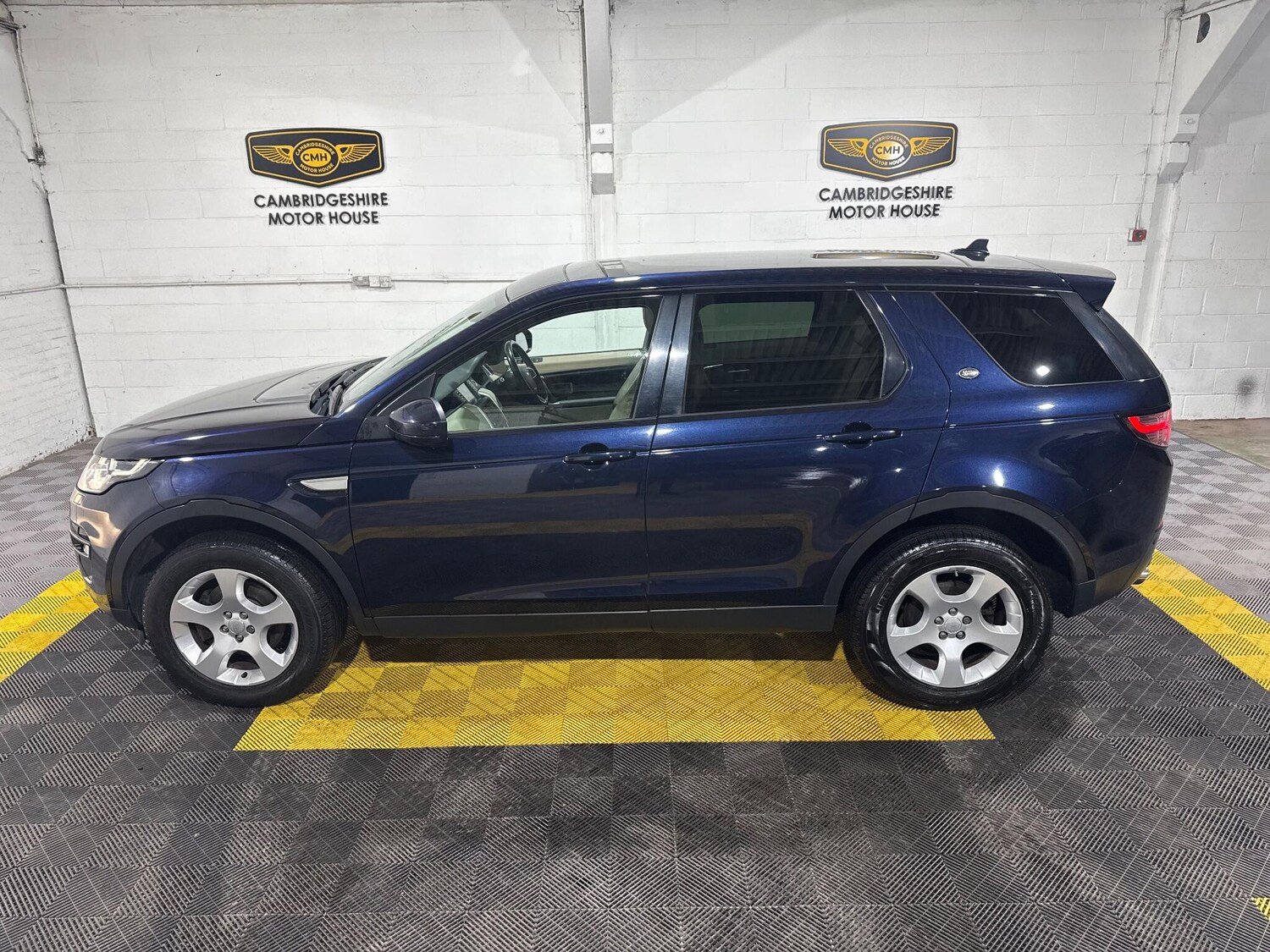 Used Land Rover Discovery Sport 2016 for sale - 76657322: Photo 38