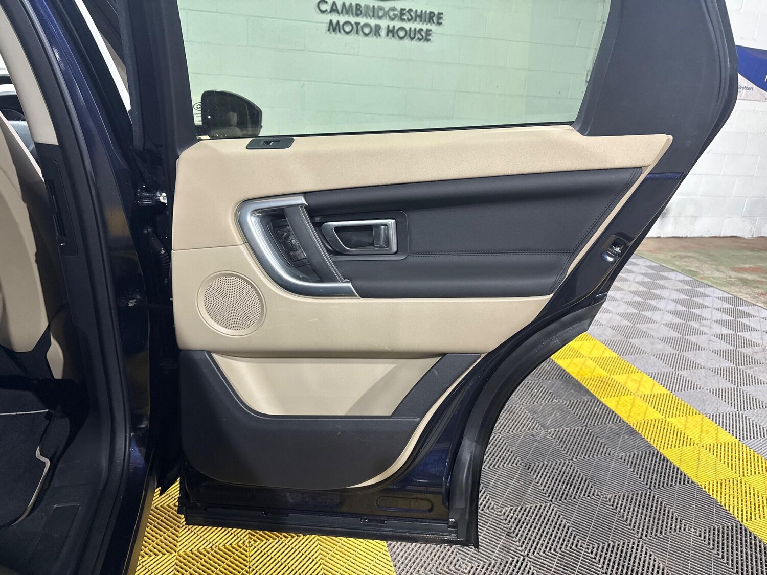 Used Land Rover Discovery Sport 2016 for sale - 76657322: Photo 45