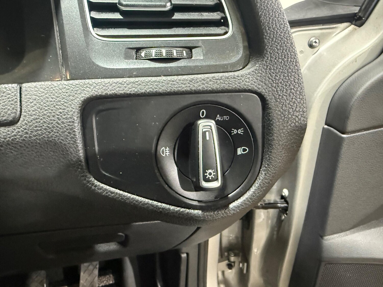 Used Volkswagen Golf 2018 for sale - 77575096: Photo 31