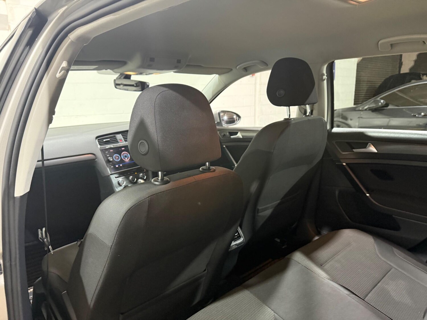 Used Volkswagen Golf 2018 for sale - 77575096: Photo 45