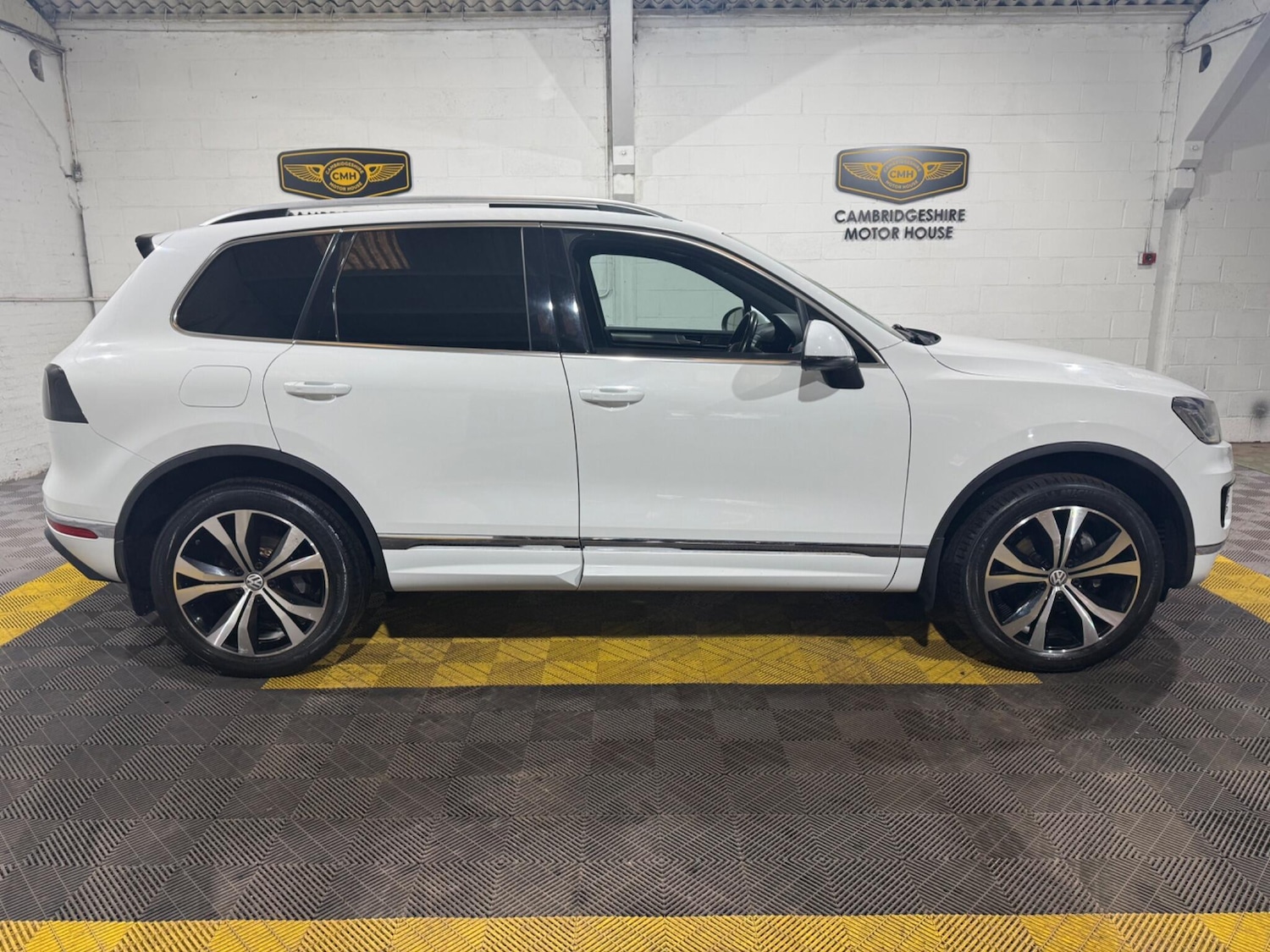 Used Volkswagen Touareg for sale - 77549310: Photo 32