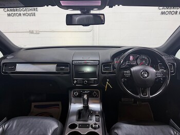 Used Volkswagen Touareg 2014 for sale - 77549310: Photo