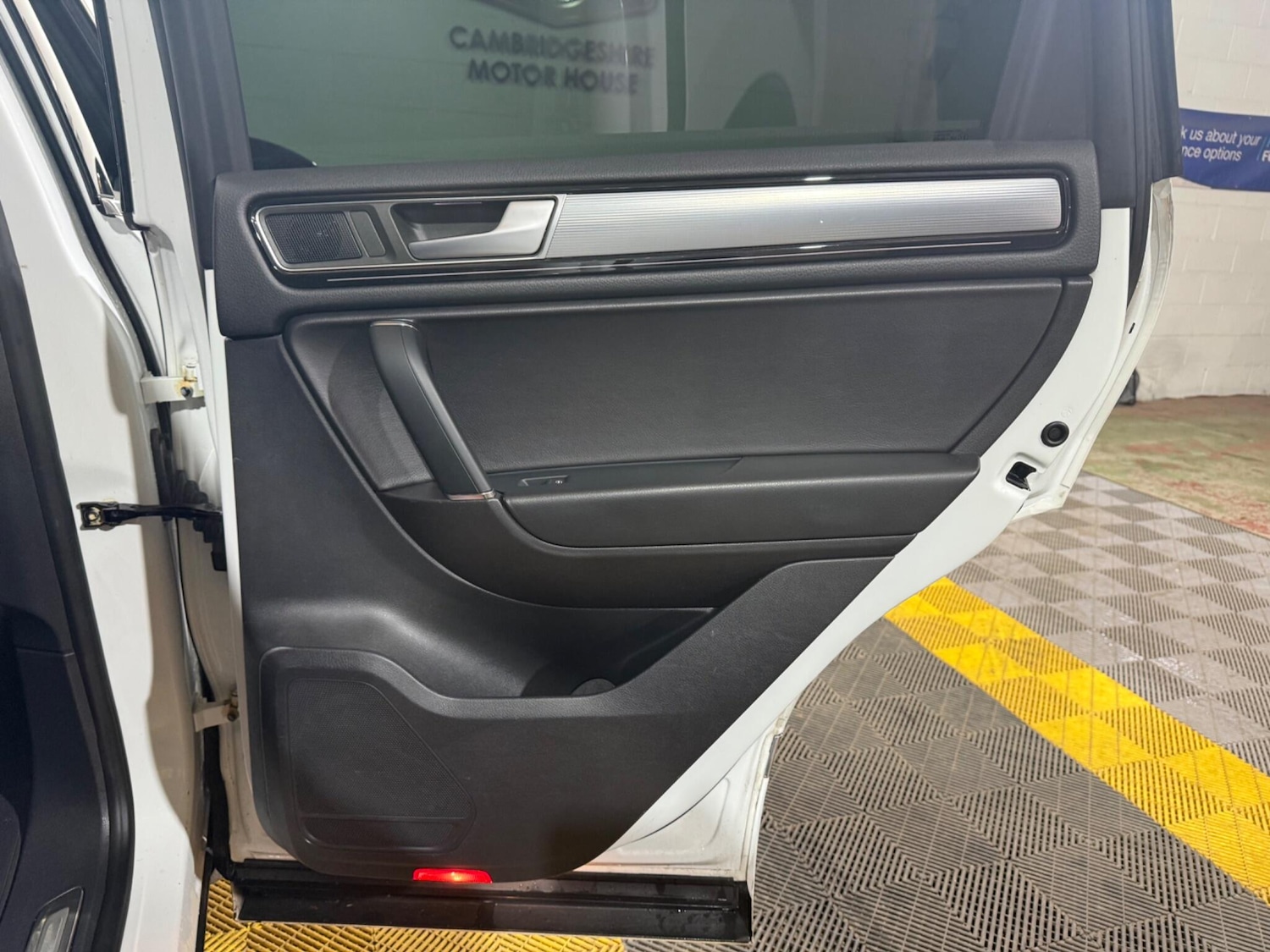 Used Volkswagen Touareg for sale - 77549310: Photo 47