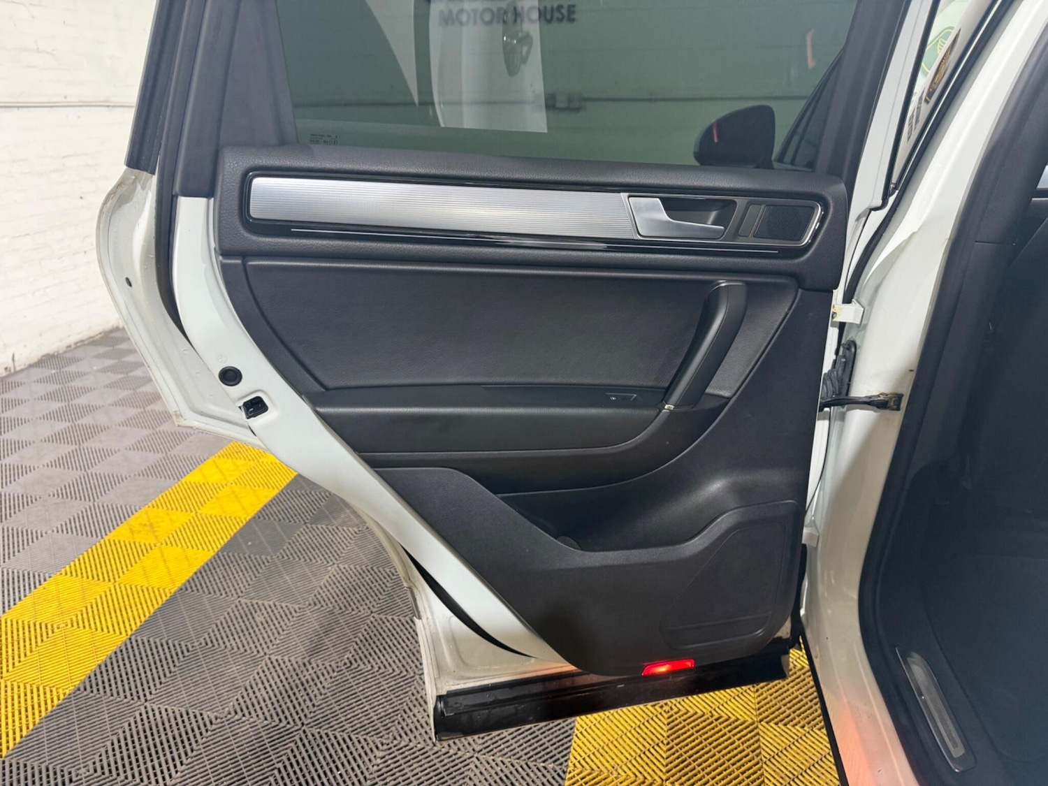 Used Volkswagen Touareg for sale - 77549310: Photo 53