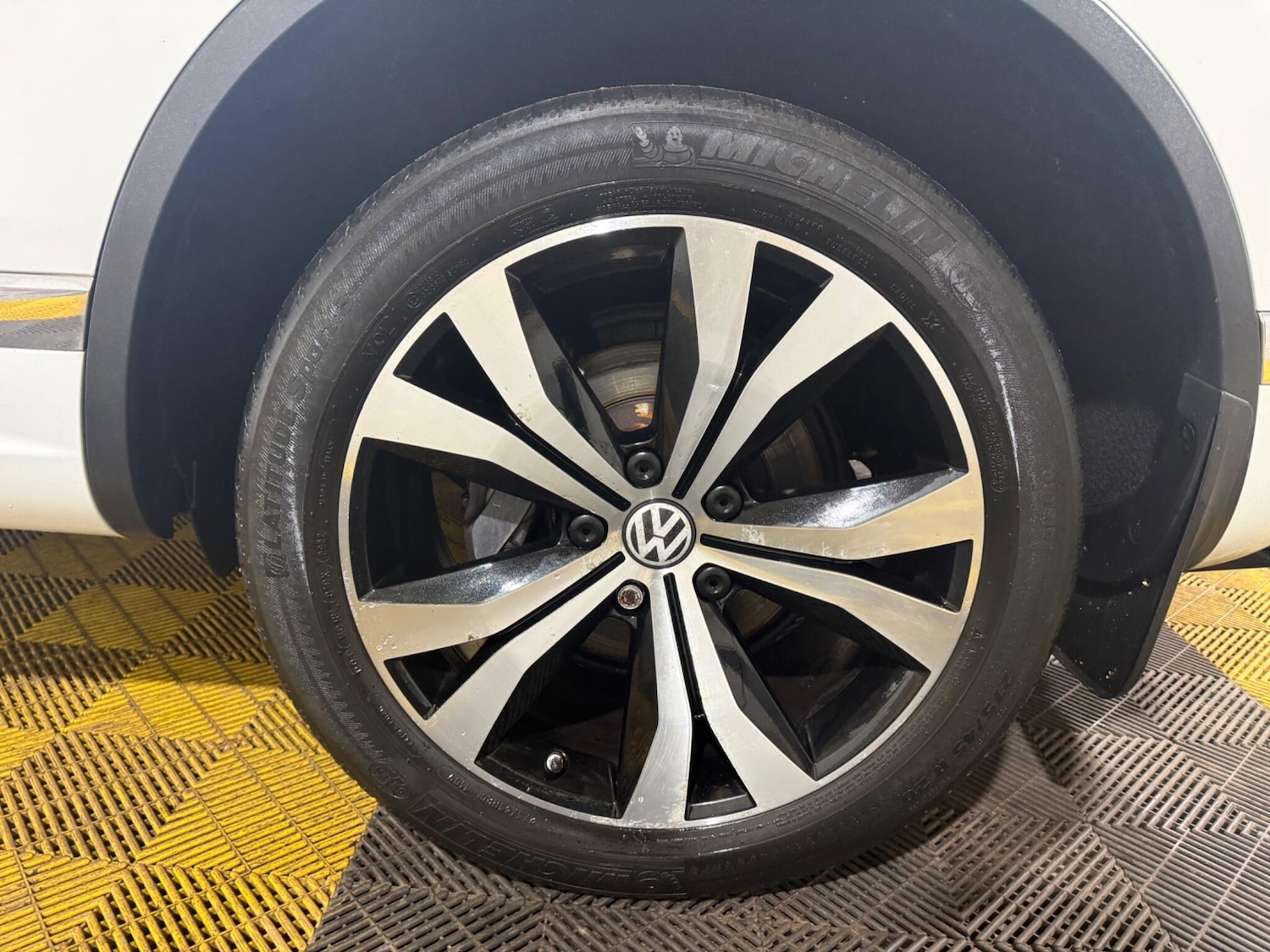 Used Volkswagen Touareg for sale - 77549310: Photo 61