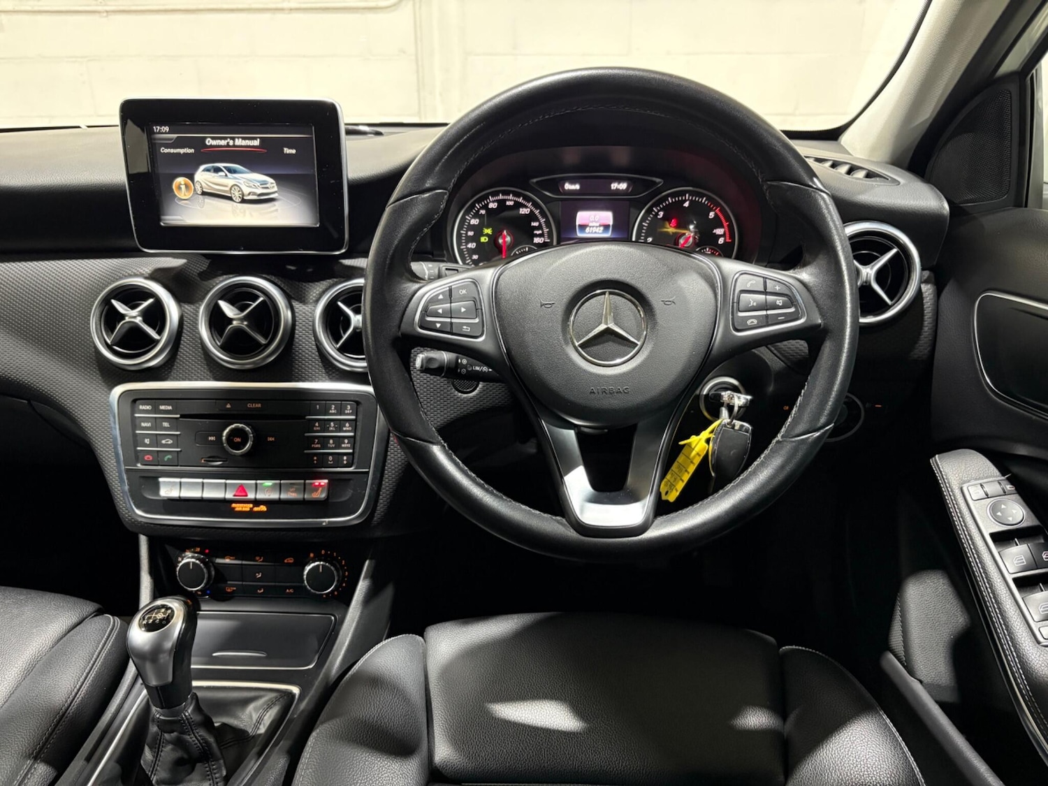 Used Mercedes-Benz A-Class 2017 for sale - 76620347: Photo 5