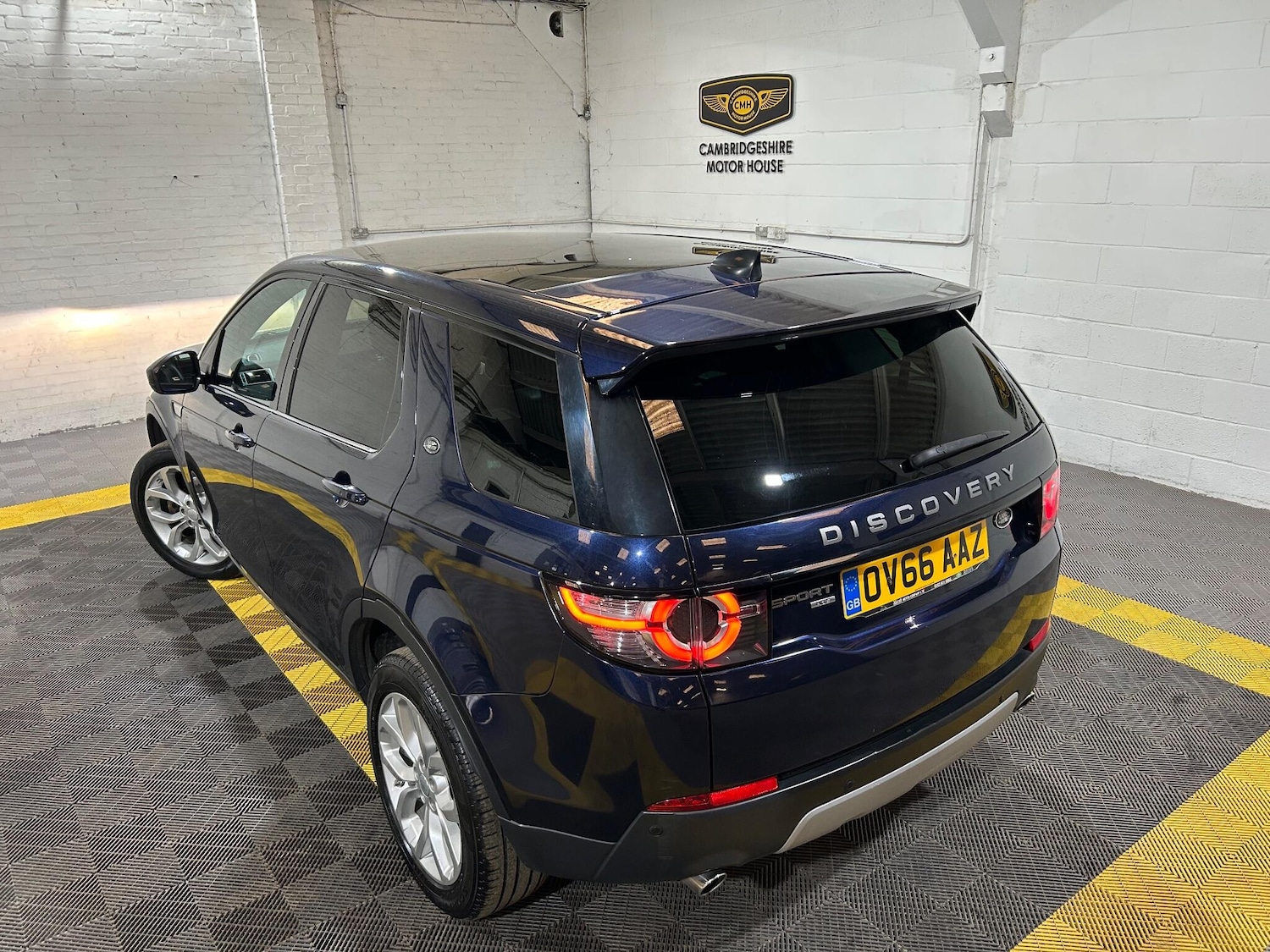 Used Land Rover Discovery Sport 2016 for sale - 76259805: Photo 2