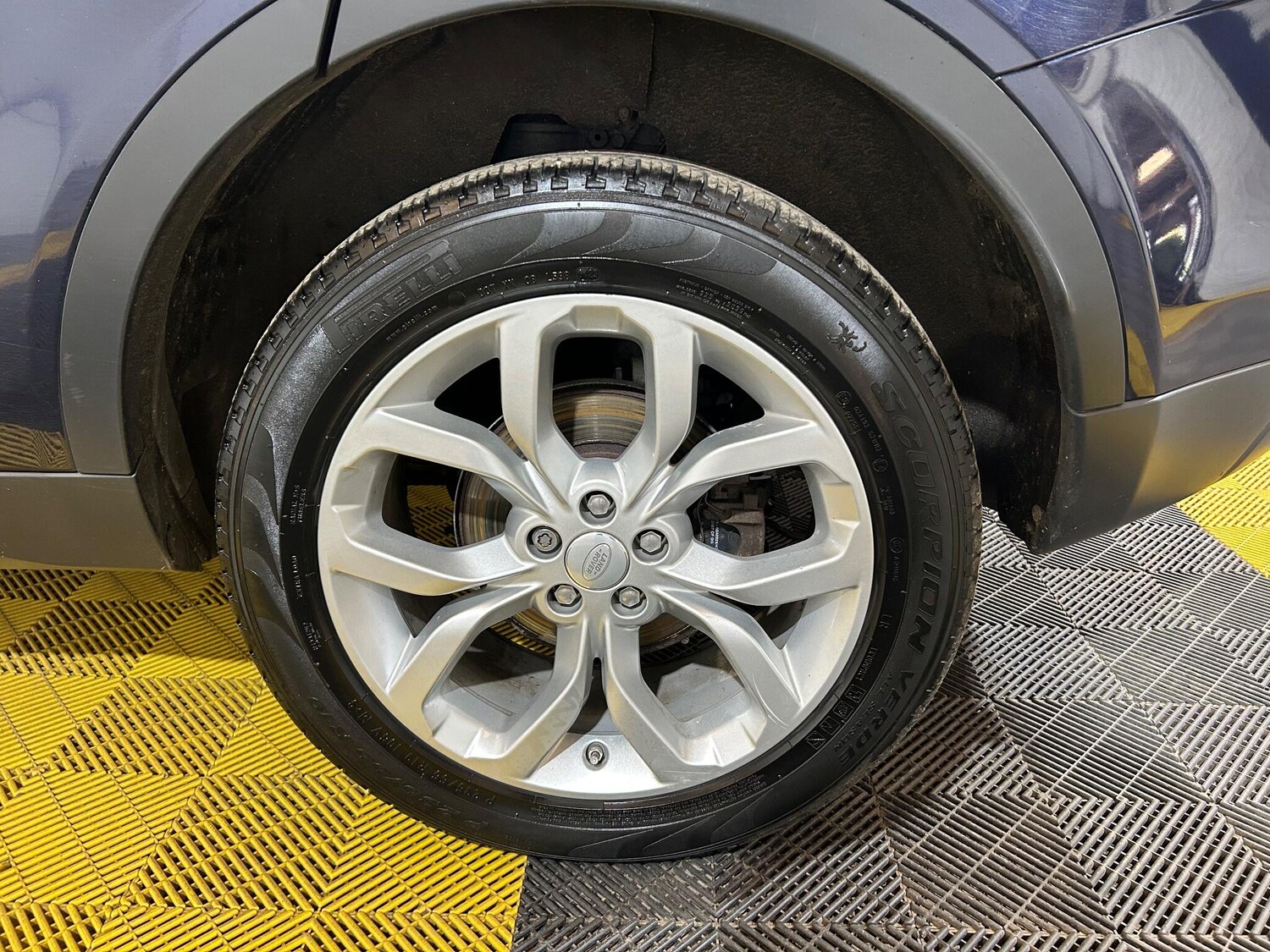 Used Land Rover Discovery Sport 2016 for sale - 76259805: Photo 46