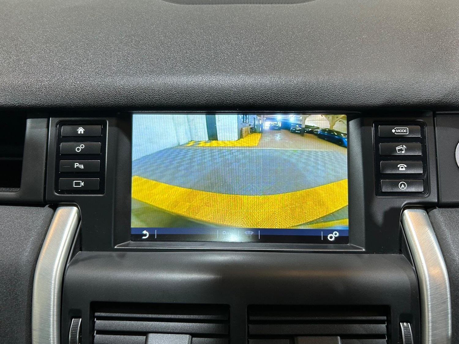 Used Land Rover Discovery Sport 2016 for sale - 76259805: Photo 6