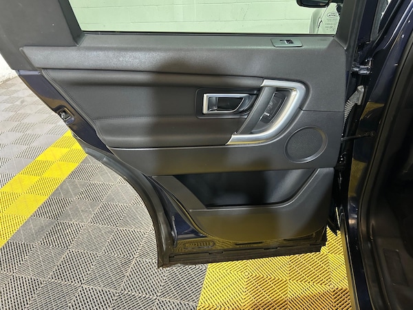 Used Land Rover Discovery Sport 2016 for sale - 76259805: Photo 77