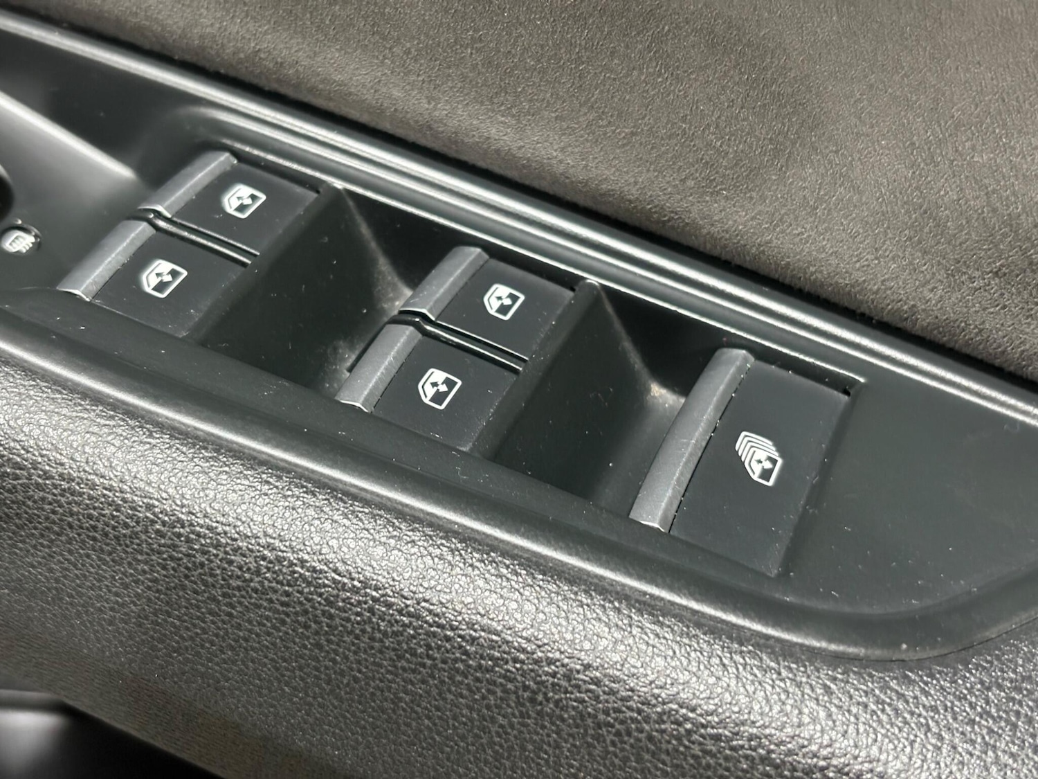 Used Audi A5 Cabriolet 2017 for sale - 75991473: Photo 97