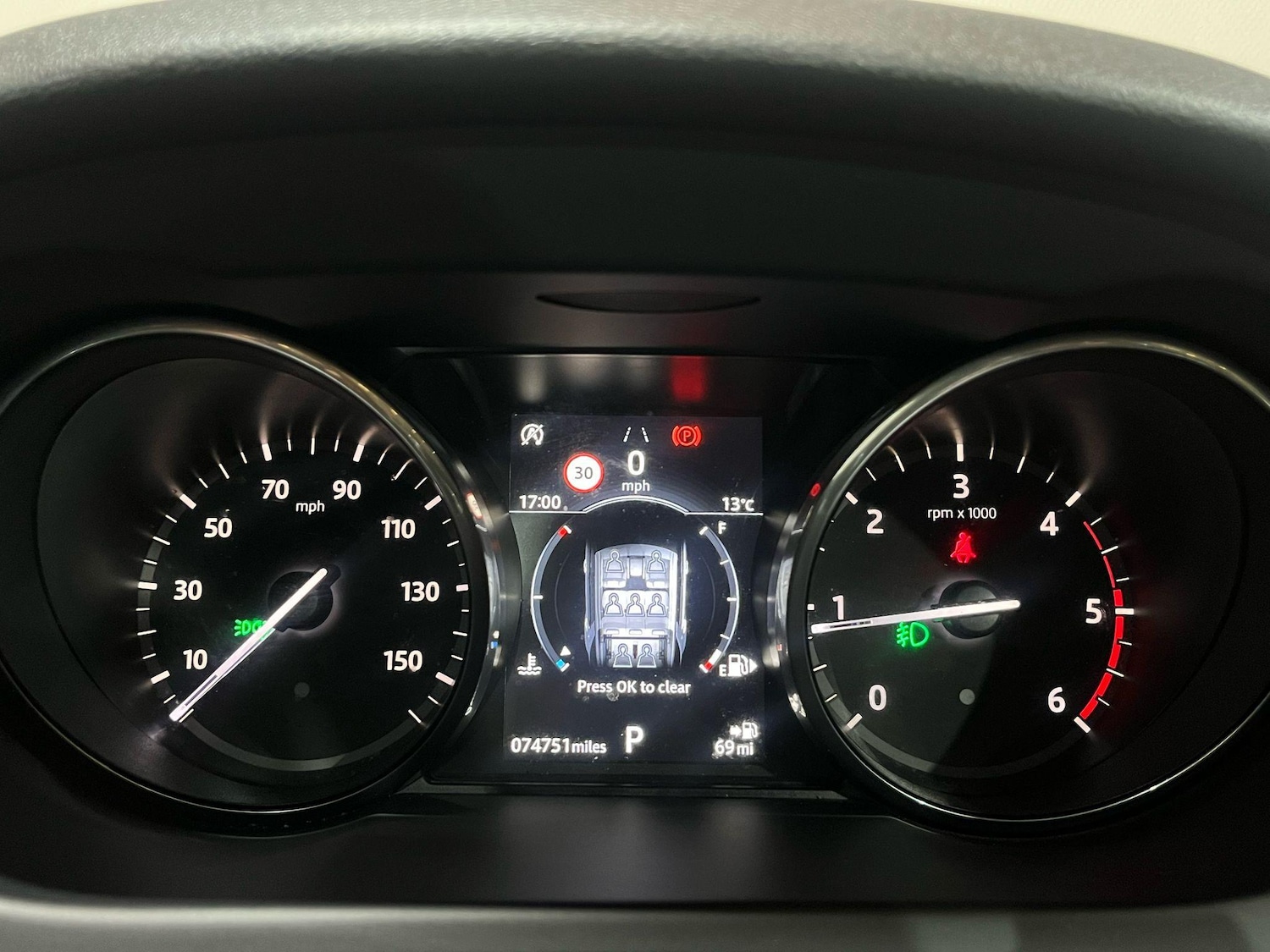 Used Land Rover Discovery Sport 2017 for sale - 76991313: Photo 10