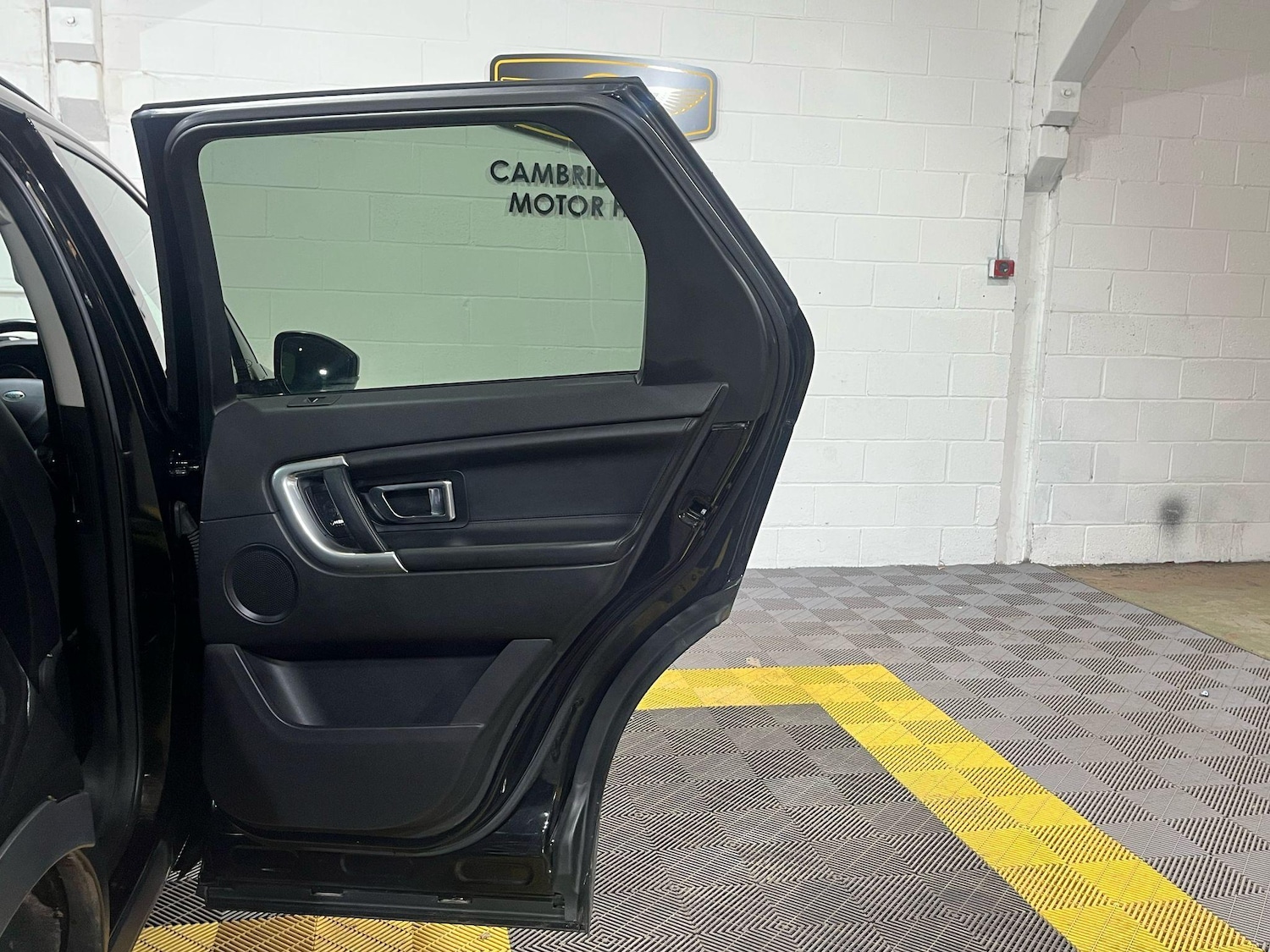 Used Land Rover Discovery Sport 2017 for sale - 76991313: Photo 47