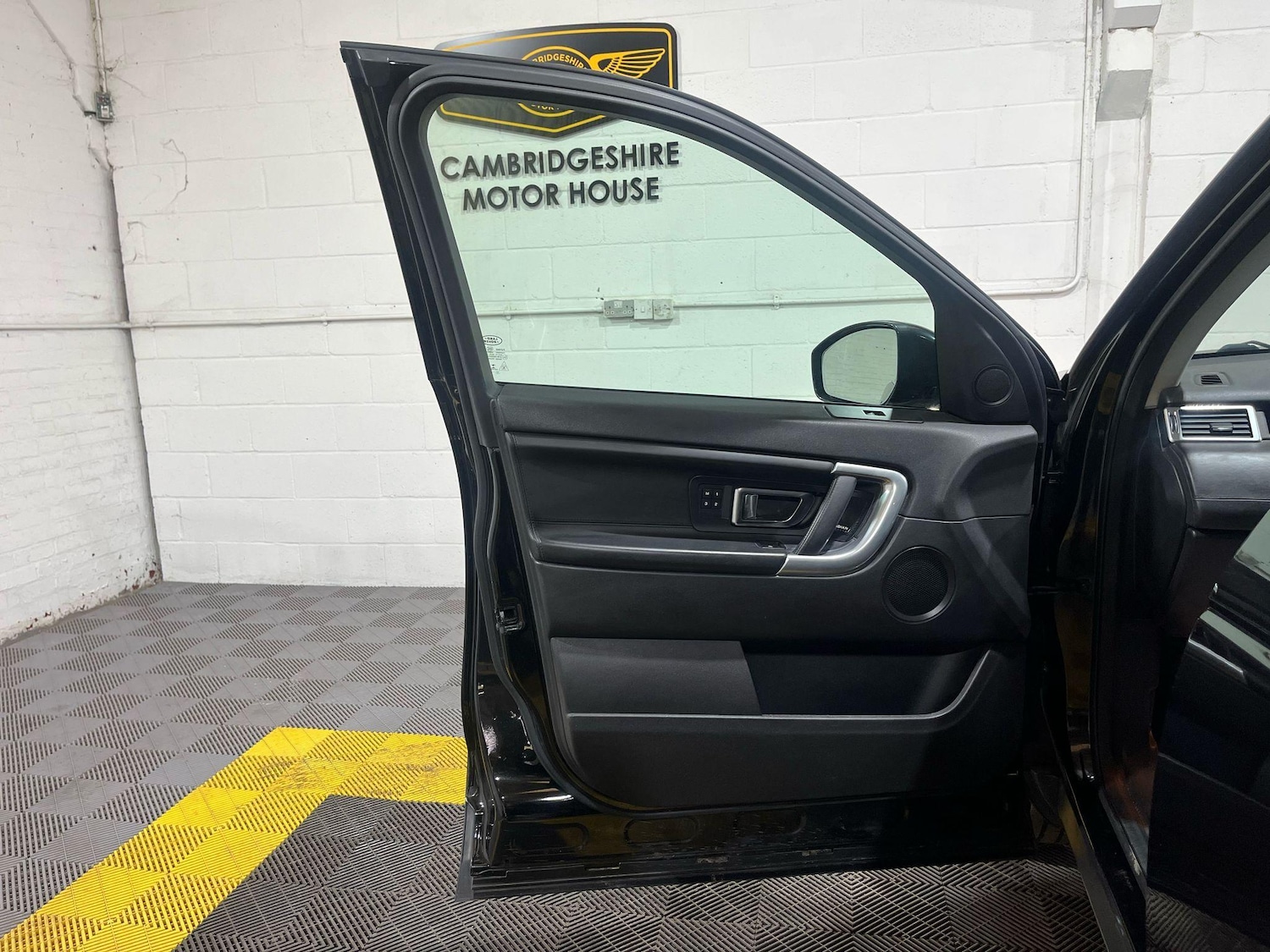 Used Land Rover Discovery Sport 2017 for sale - 76991313: Photo 72