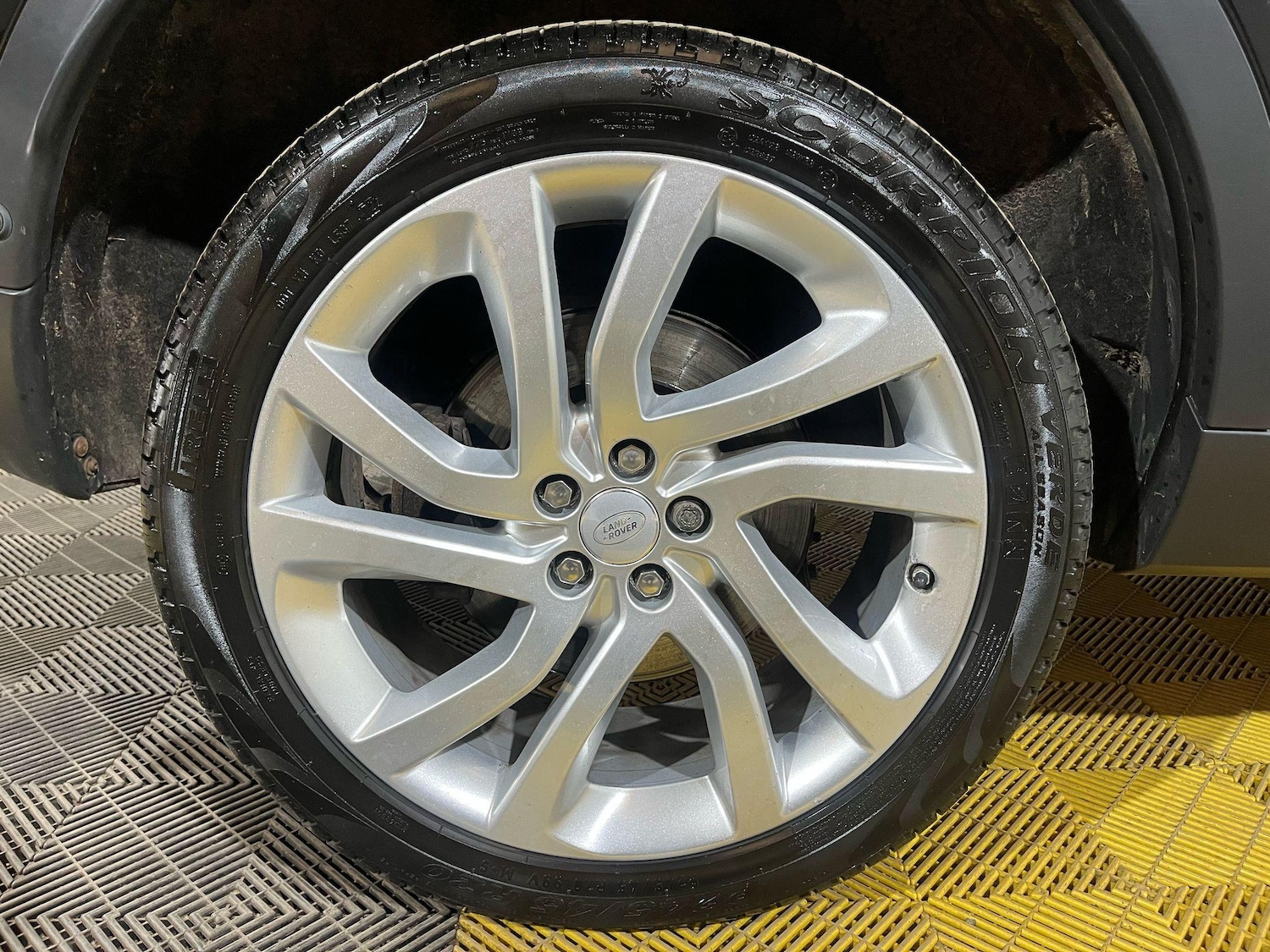 Used Land Rover Discovery Sport 2017 for sale - 76991313: Photo 77