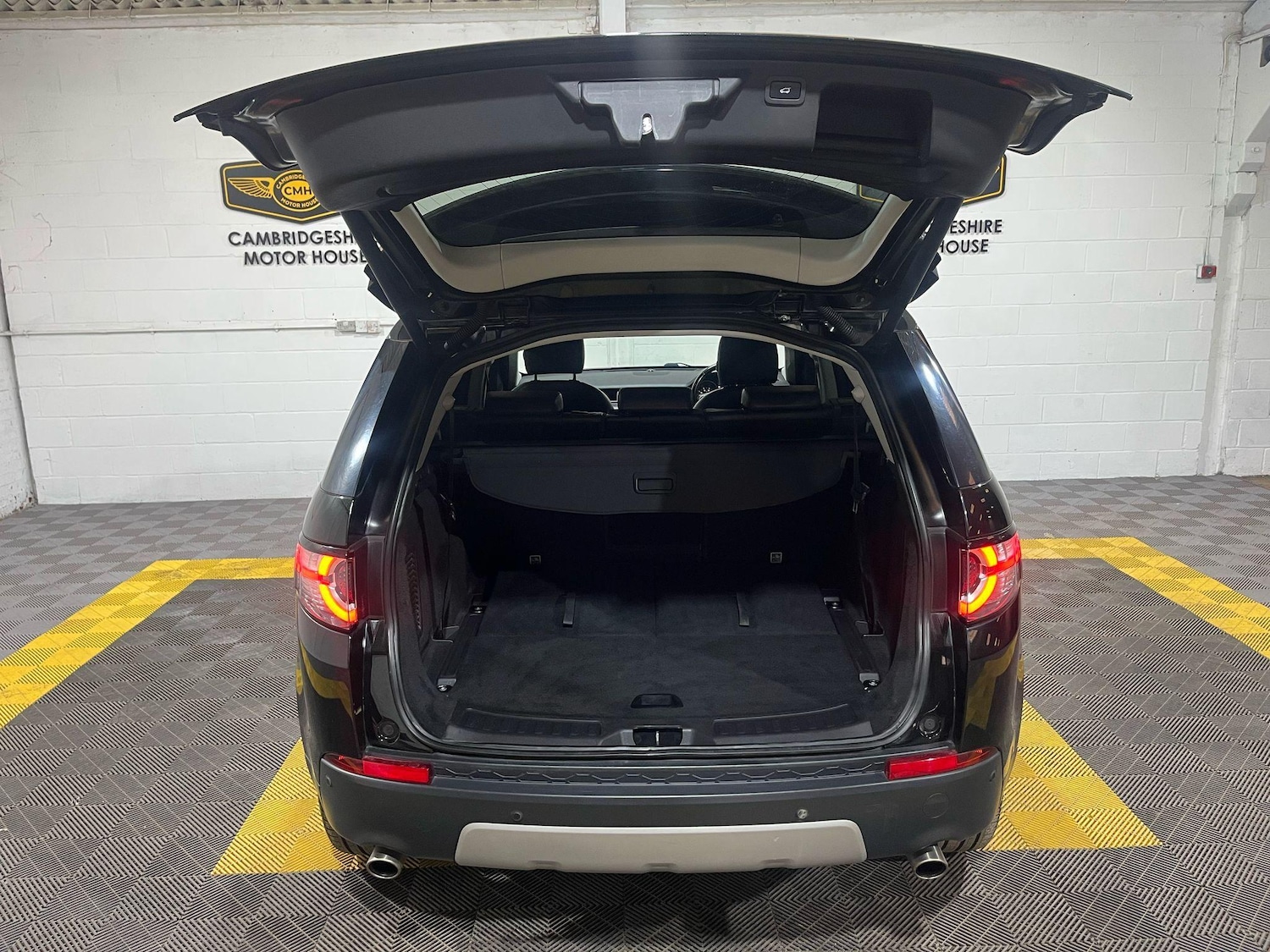 Used Land Rover Discovery Sport 2017 for sale - 76991313: Photo 97