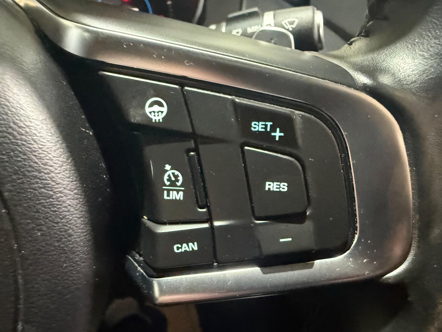 Used Jaguar XE 2018 for sale - 77253701: Photo 32