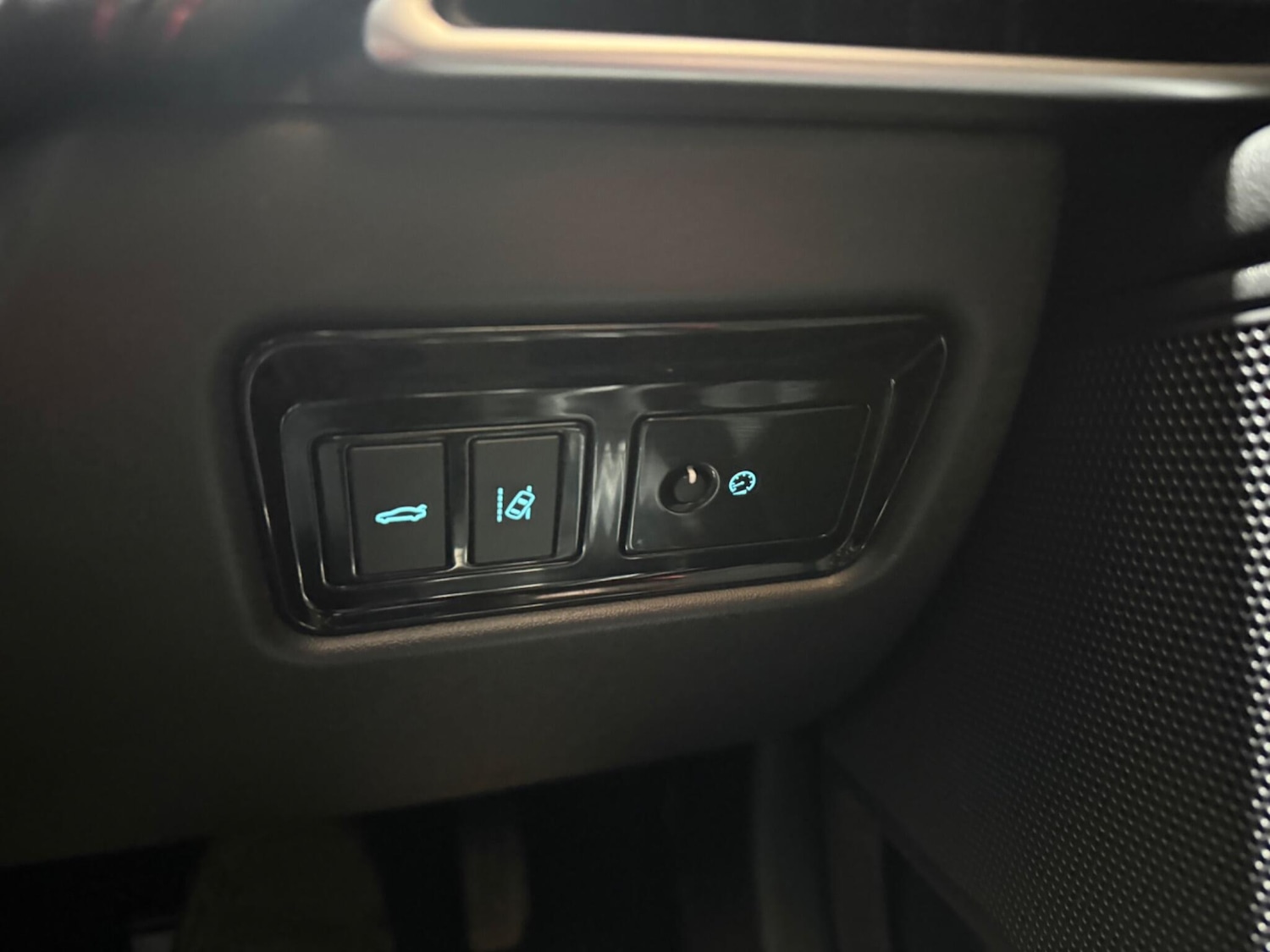 Used Jaguar XE 2018 for sale - 77253701: Photo 33