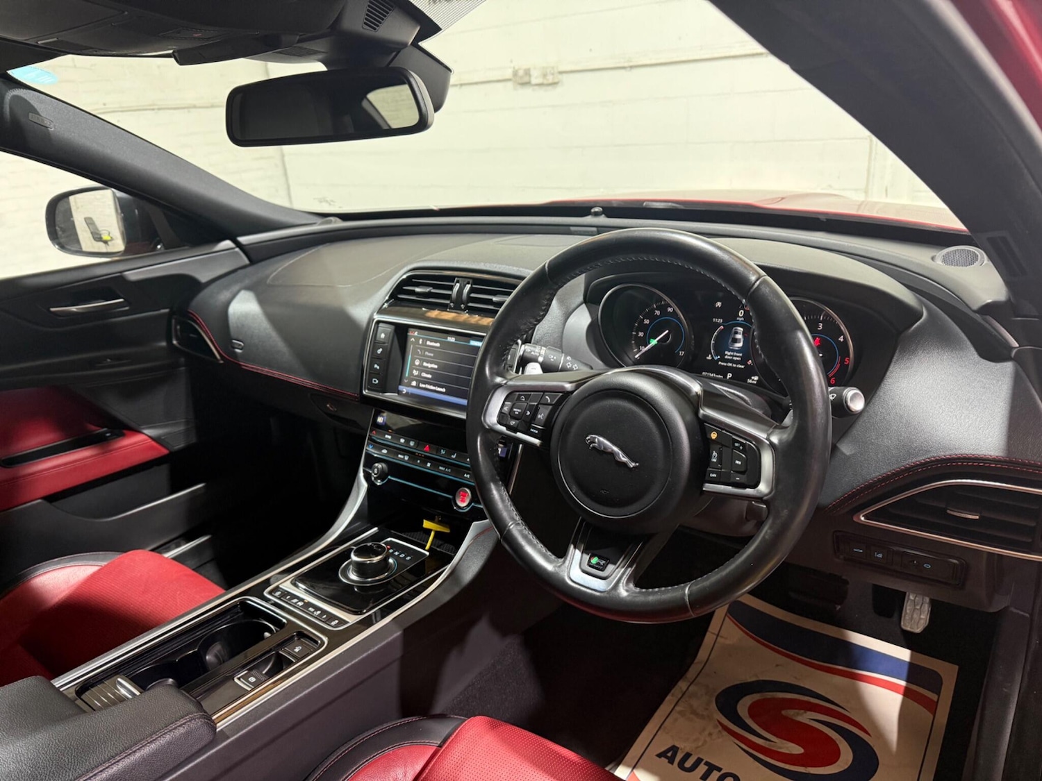 Used Jaguar XE 2018 for sale - 77253701: Photo 34