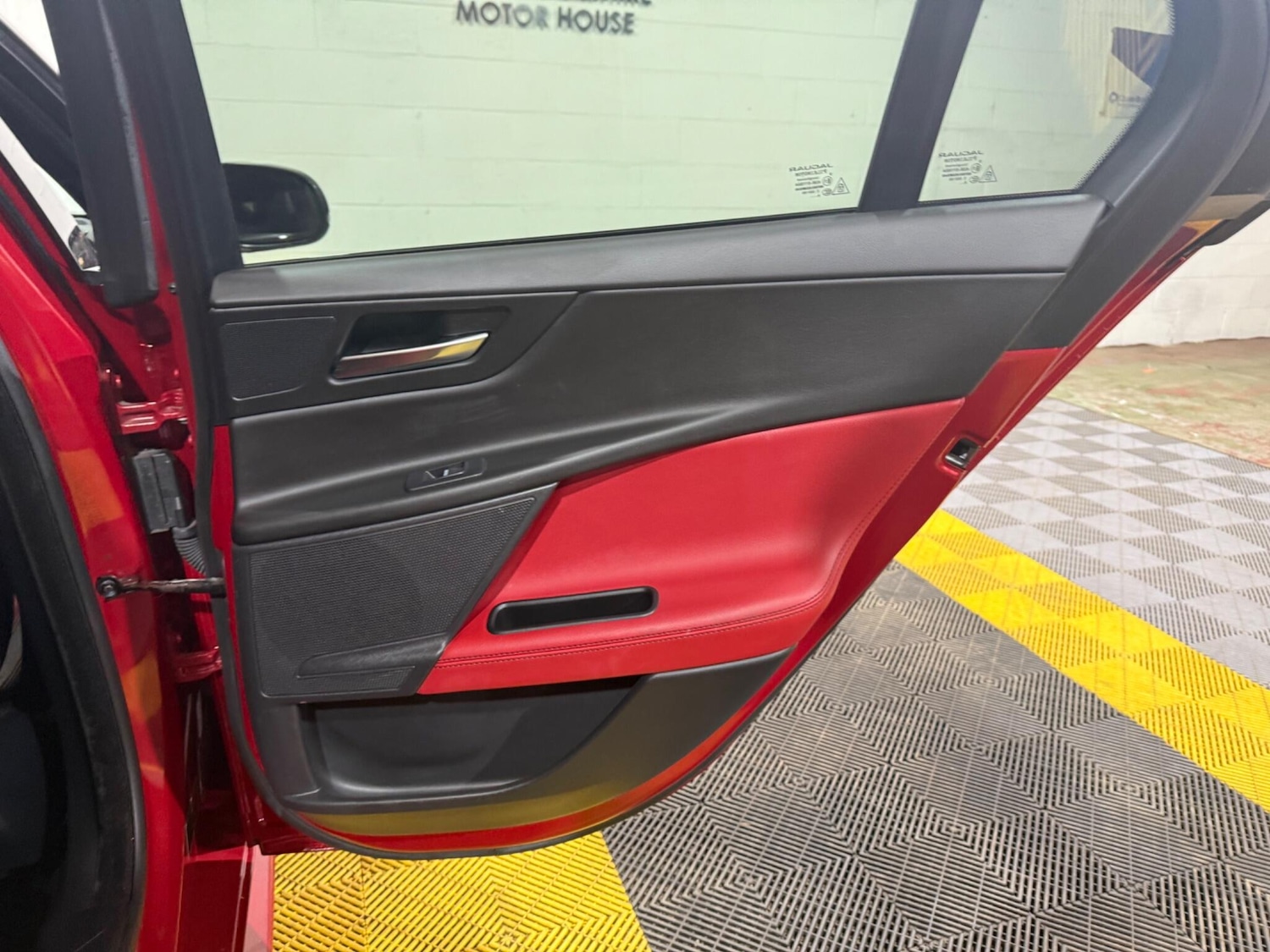 Used Jaguar XE 2018 for sale - 77253701: Photo 45