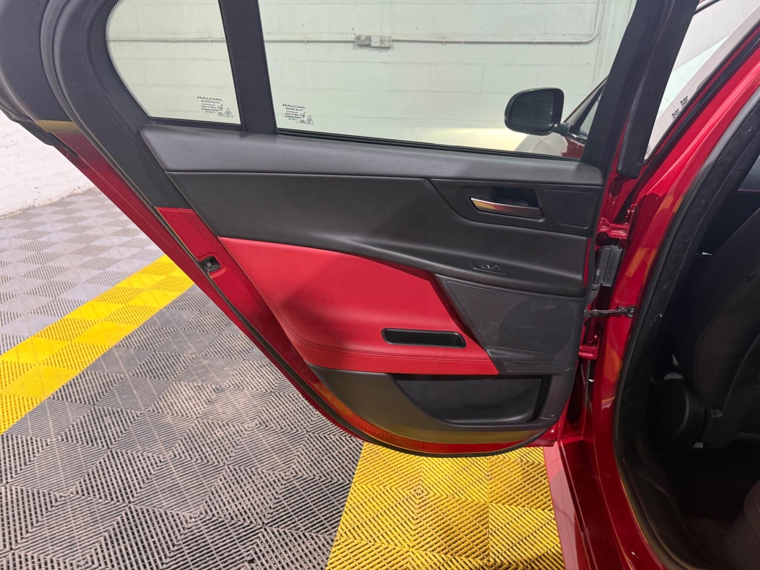 Used Jaguar XE 2018 for sale - 77253701: Photo 51