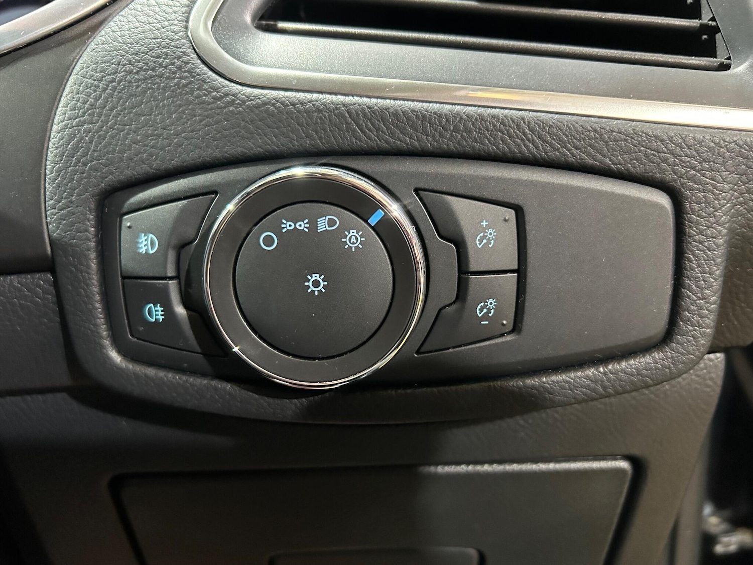 Used Ford S-Max 2016 for sale - 76850105: Photo 26