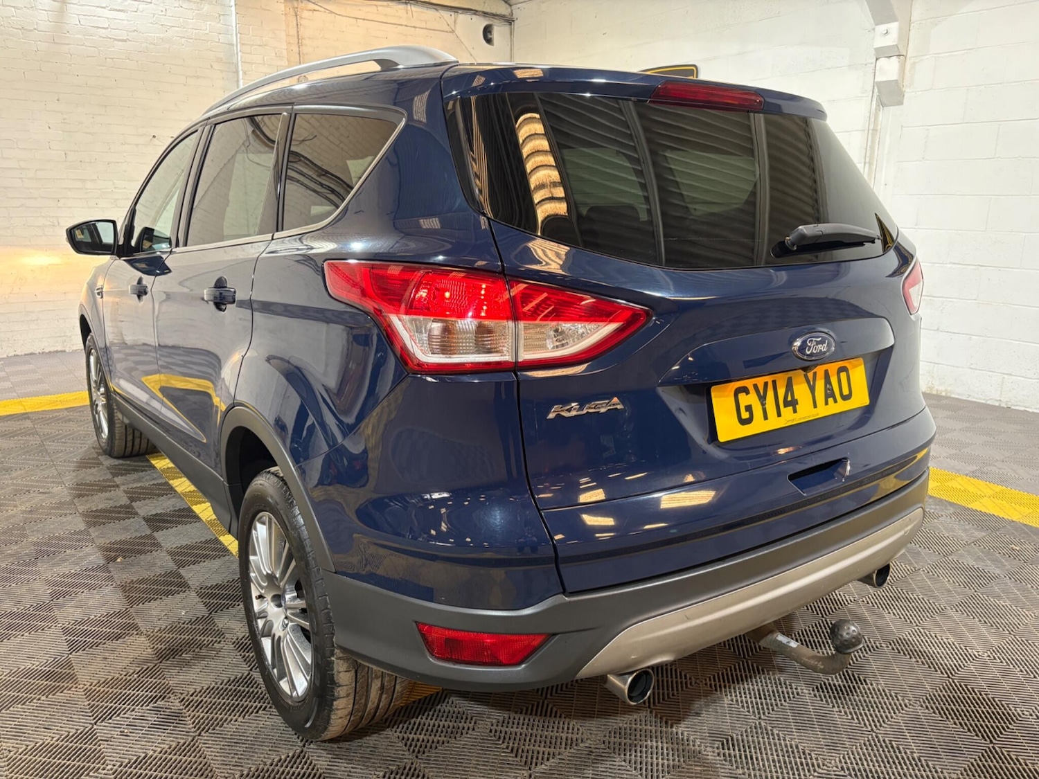 Used Ford Kuga 2014 for sale - 77977969: Photo 2