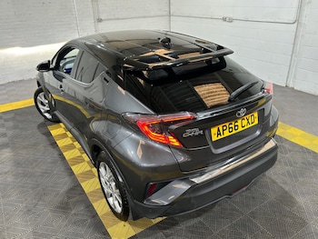 Used Toyota C-HR 2017 for sale - 75866851: Photo