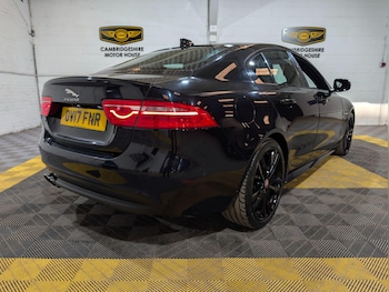 Used Jaguar XE 2017 for sale - 79520653: Photo