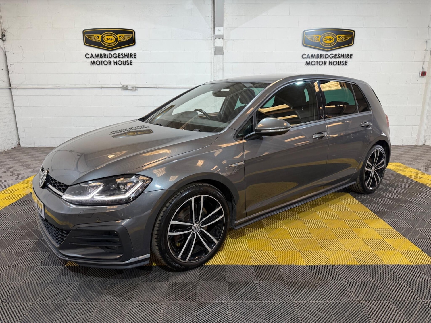 Used Volkswagen Golf 2017 for sale - 76688837: Photo 4