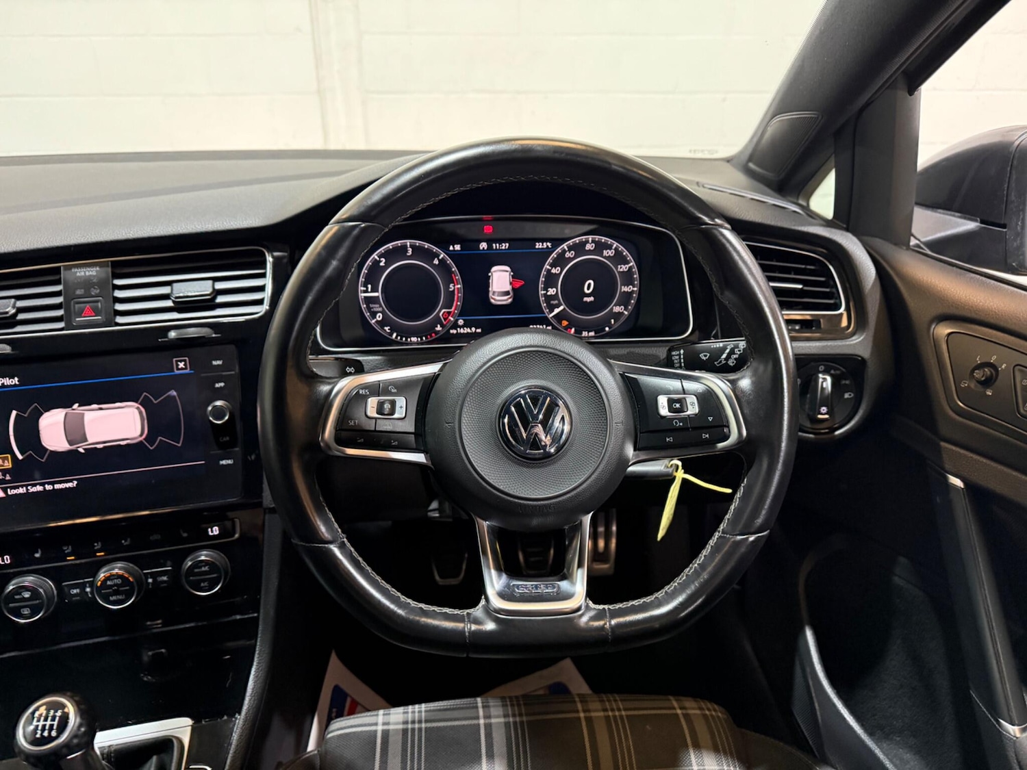 Used Volkswagen Golf 2017 for sale - 76688837: Photo 41