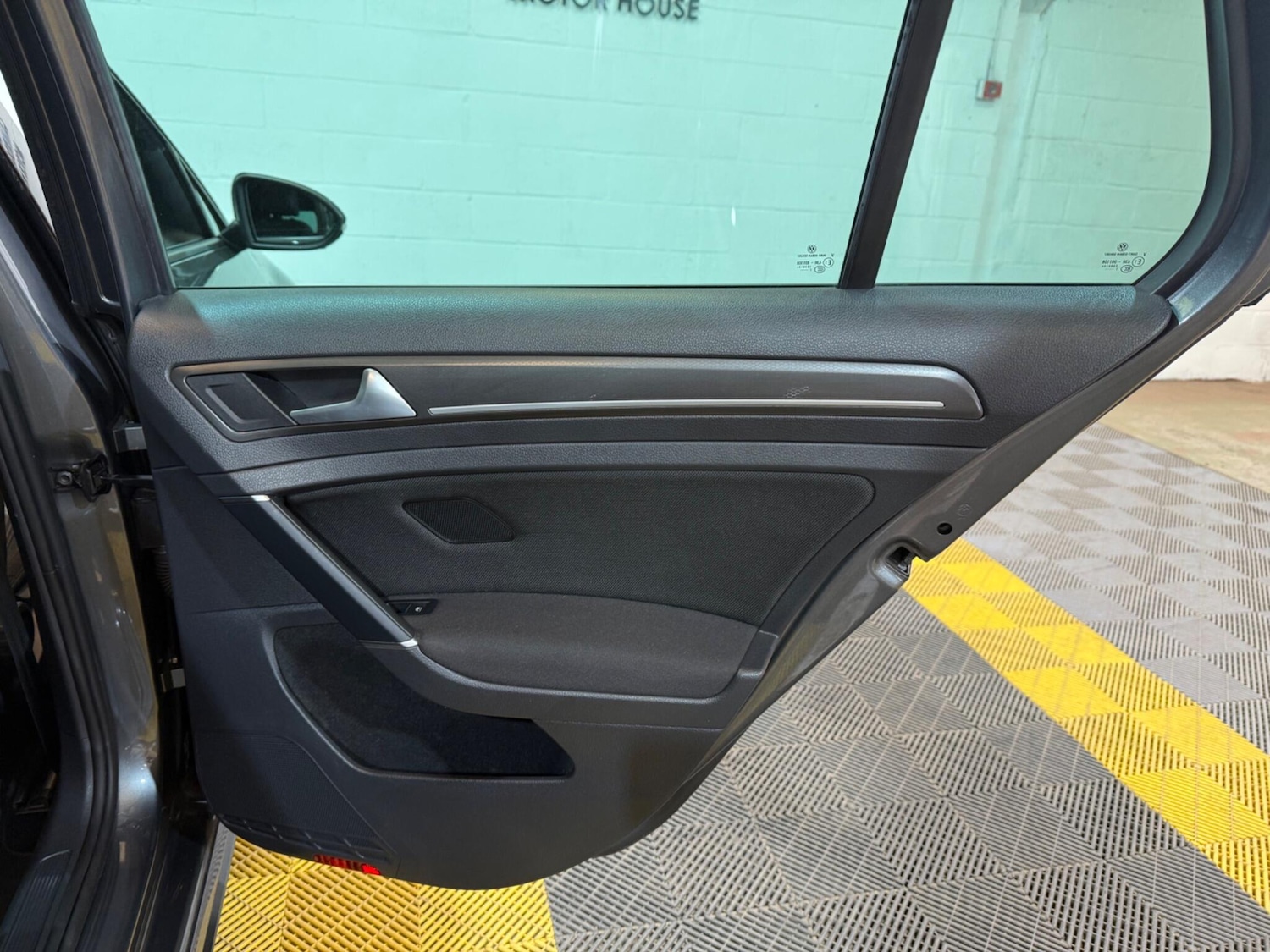 Used Volkswagen Golf 2017 for sale - 76688837: Photo 44