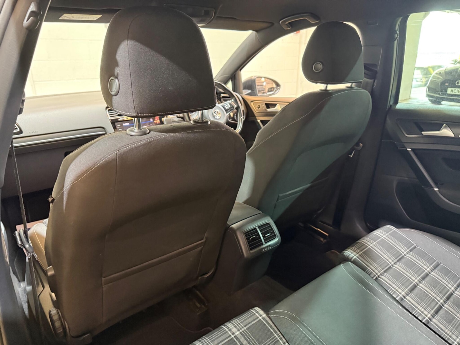 Used Volkswagen Golf 2017 for sale - 76688837: Photo 47