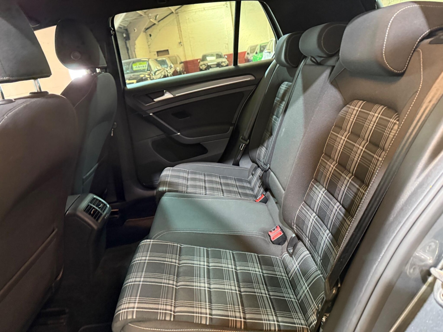 Used Volkswagen Golf 2017 for sale - 76688837: Photo 49