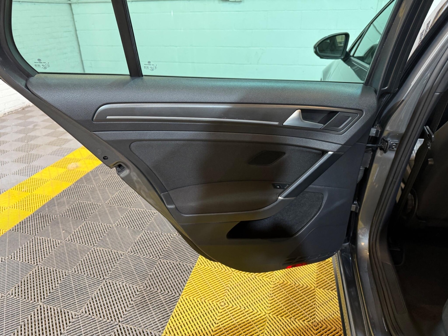 Used Volkswagen Golf 2017 for sale - 76688837: Photo 50