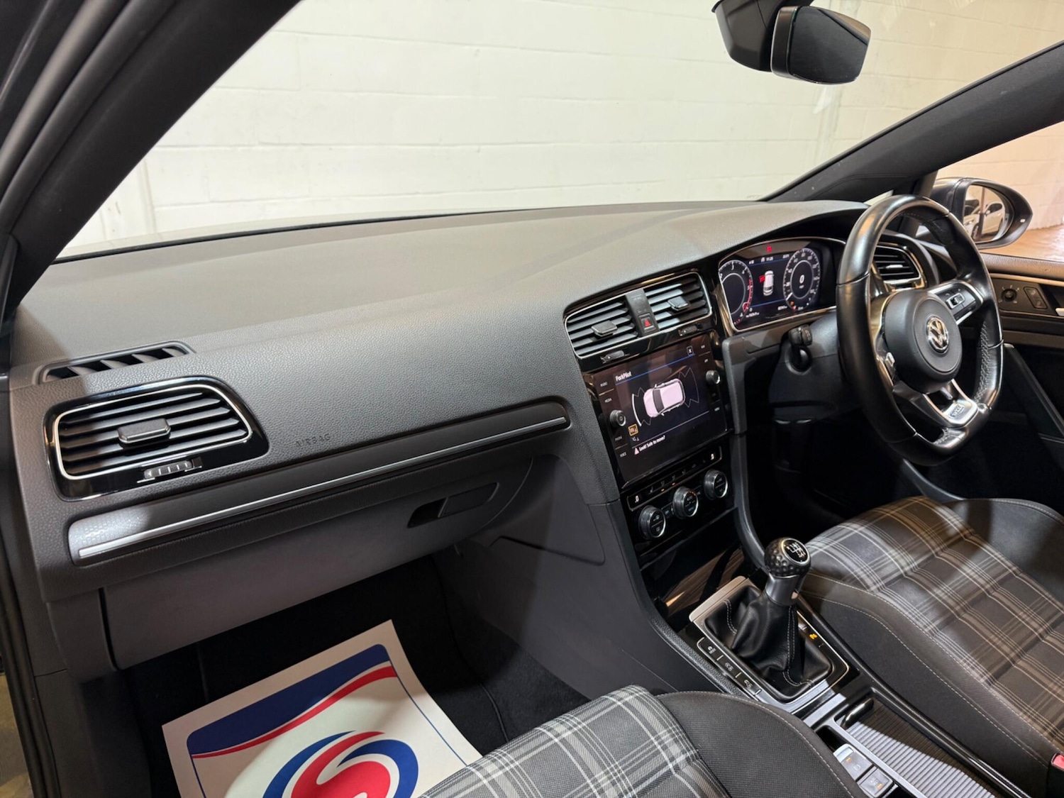 Used Volkswagen Golf 2017 for sale - 76688837: Photo 53