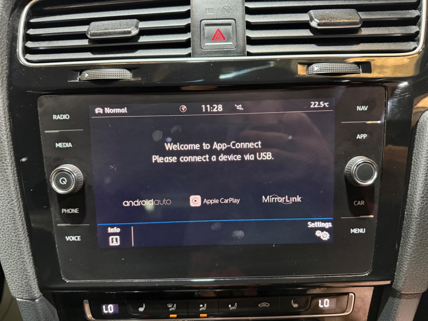 Used Volkswagen Golf 2017 for sale - 76688837: Photo 9