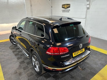 Used Volkswagen Touareg 2015 for sale - 76201315: Photo 2