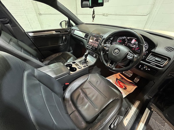 Used Volkswagen Touareg 2015 for sale - 76201315: Photo 38