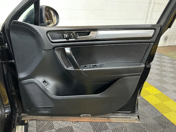 Used Volkswagen Touareg 2015 for sale - 76201315: Photo 44