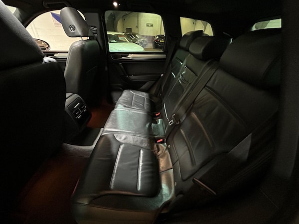 Used Volkswagen Touareg 2015 for sale - 76201315: Photo 60