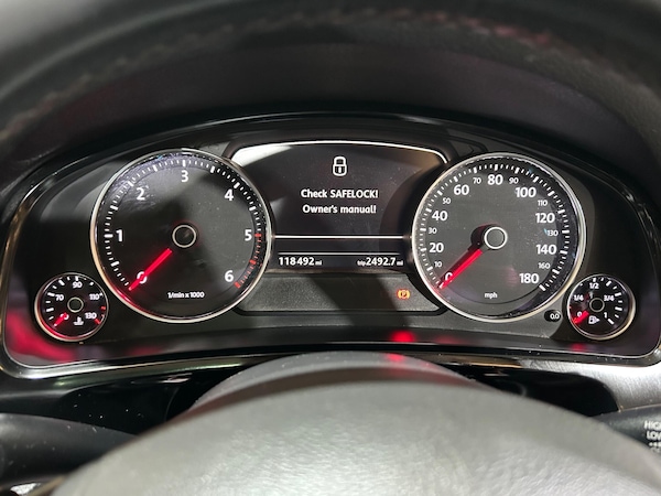 Used Volkswagen Touareg 2015 for sale - 76201315: Photo 9