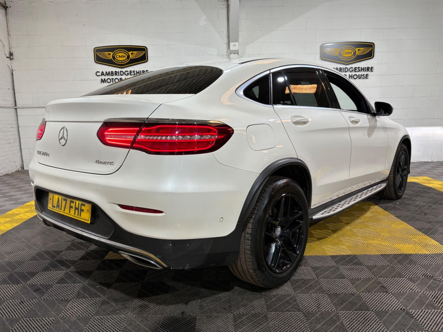 Used Mercedes-Benz GLC 2017 for sale - 76657643: Photo 3