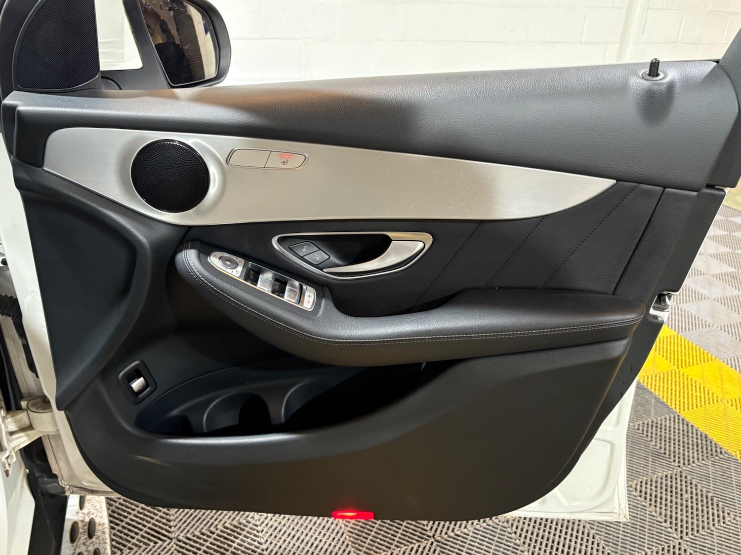 Used Mercedes-Benz GLC 2017 for sale - 76657643: Photo 46