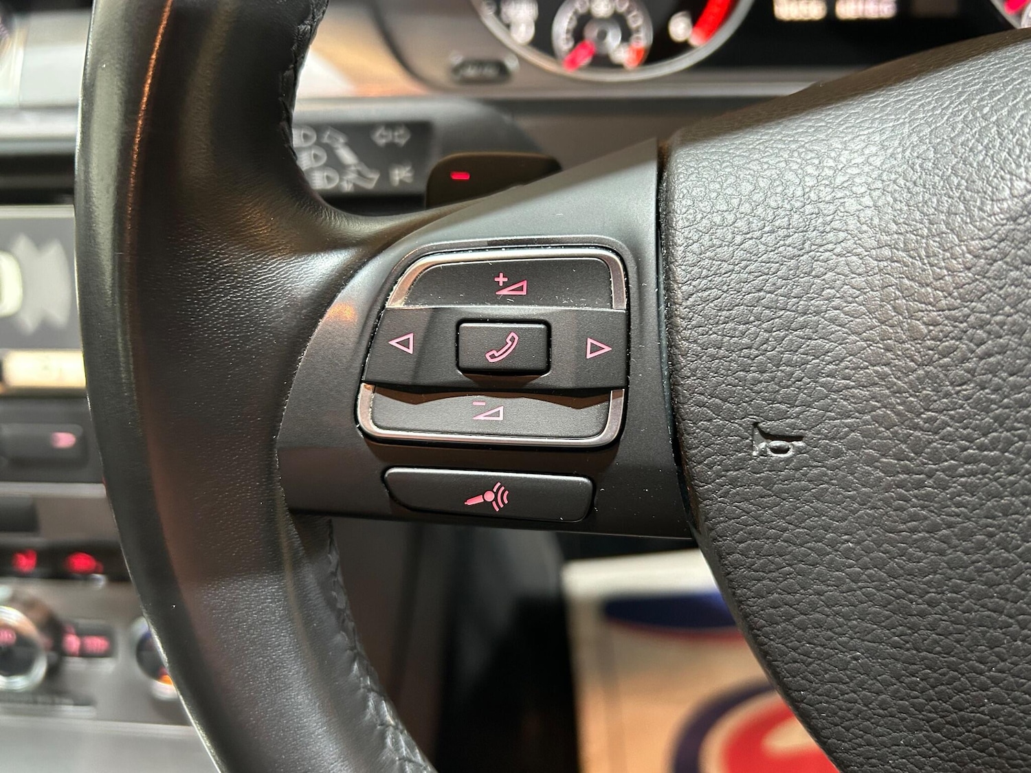 Used Volkswagen Passat 2014 for sale - 77091611: Photo 32