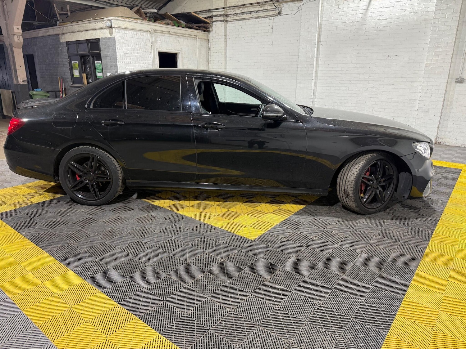 Used Mercedes-Benz E Class 2017 for sale - 76370894: Photo 6