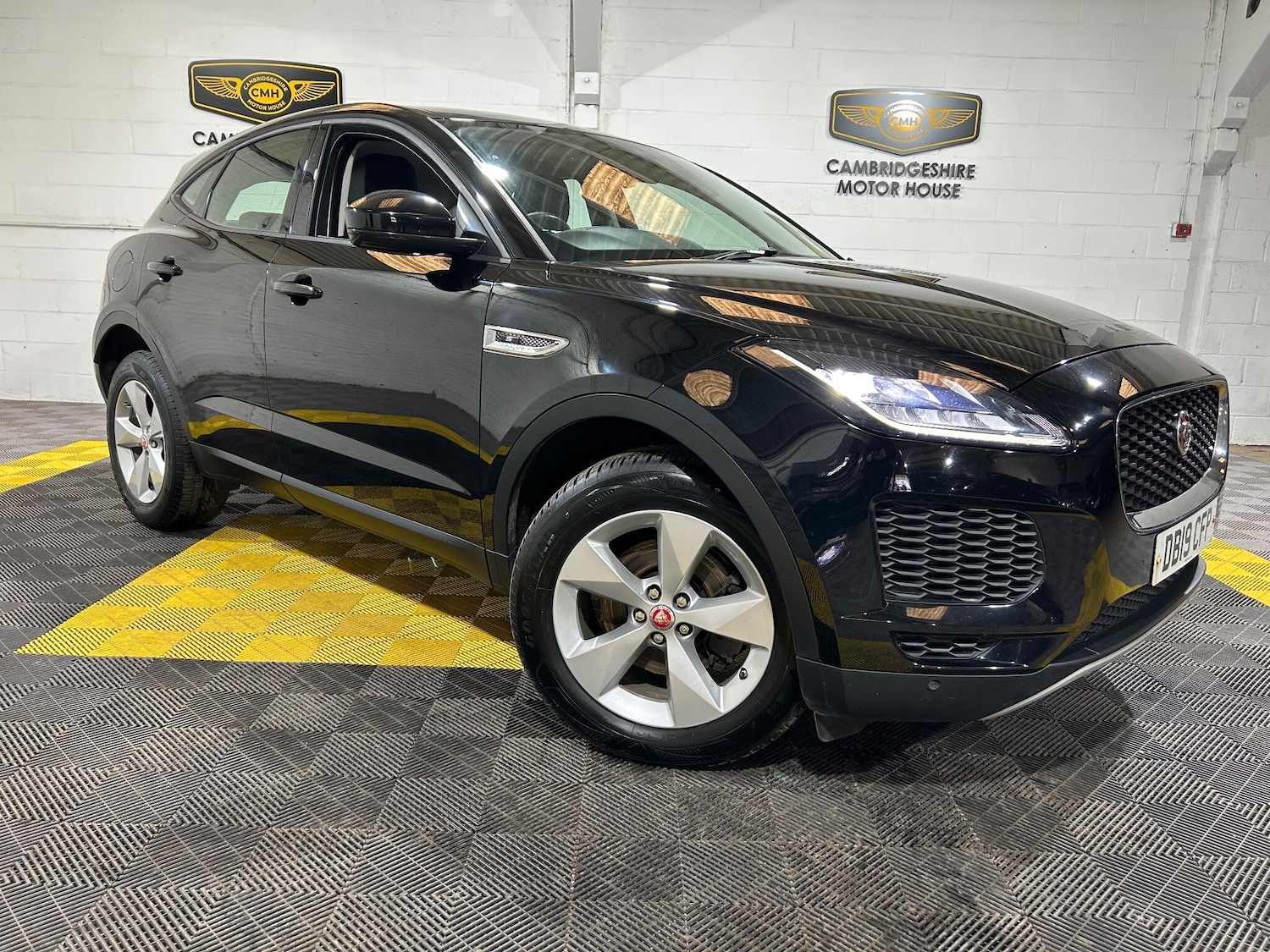Used Jaguar E-Pace 2019 for sale - 76084643: Photo 1