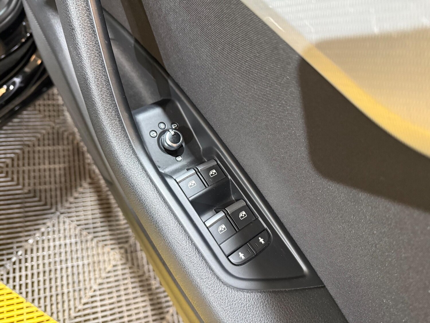 Used Audi A4 Avant 2017 for sale - 76306848: Photo 40