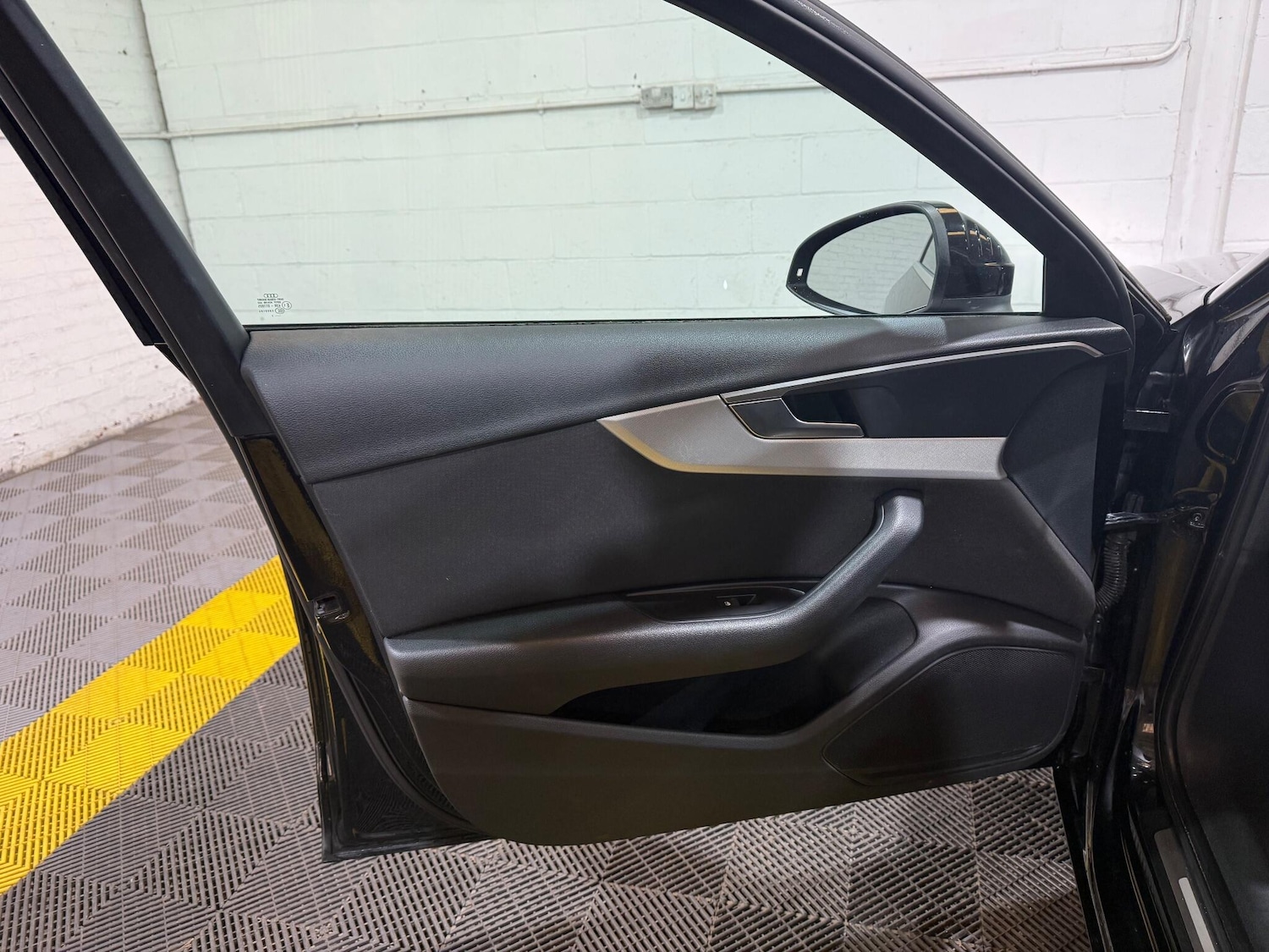 Used Audi A4 Avant 2017 for sale - 76306848: Photo 60